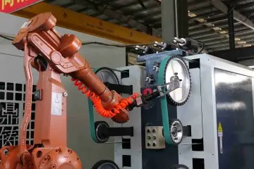 Robot deburrer the parting line deburring by sanding belt